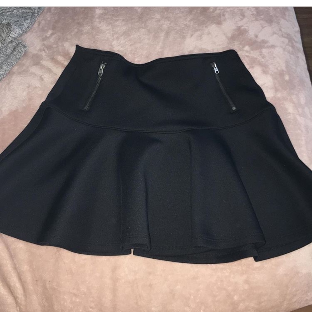 black skirt
